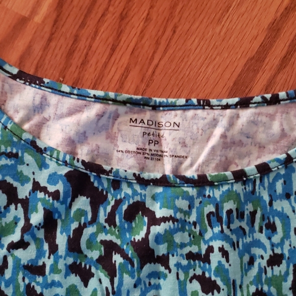 Top - Picture 2 of 2